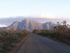 The Stirling Ranges are home to Bula Meela (Bluff Knoll), where the spirits of Nyungar people go after death. Photo by Gnangarra (commons.wikimedia.org)